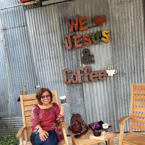 Meet your Posher, Alicia